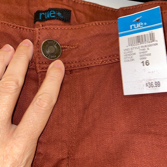 🔴NWT🔴Rust Distressed Jegging - Picture 2 of 6